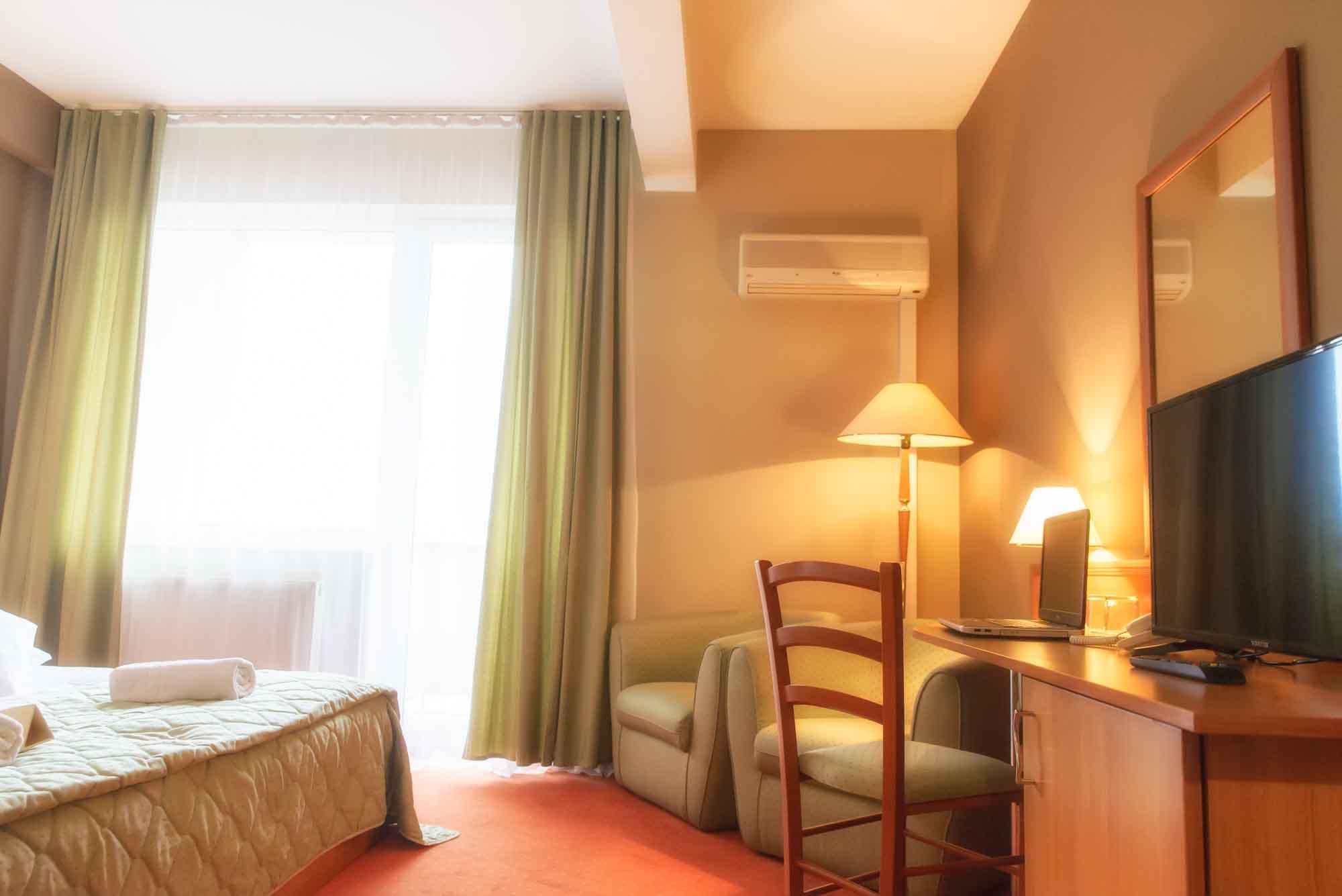 Hotel Rivulus Baia Mare Buitenkant foto